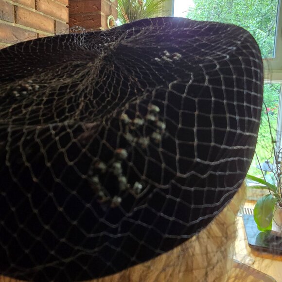 Vintage Black Pillbox Style Hat with Beadwork & Tulle - Picture 6 of 11